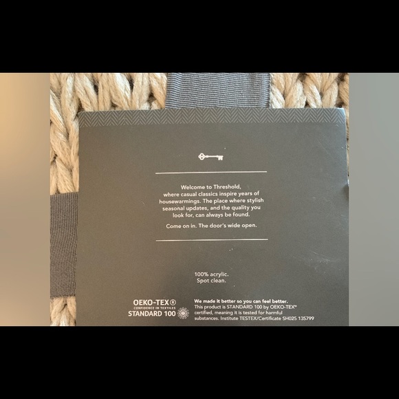 NWT - Threshold 50x60in Throw Blanket - Picture 3 of 4